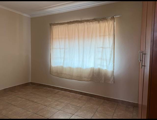 2 BEDROOM APARTMENT FOR SALE IN RUSTENBURG CENTRAL